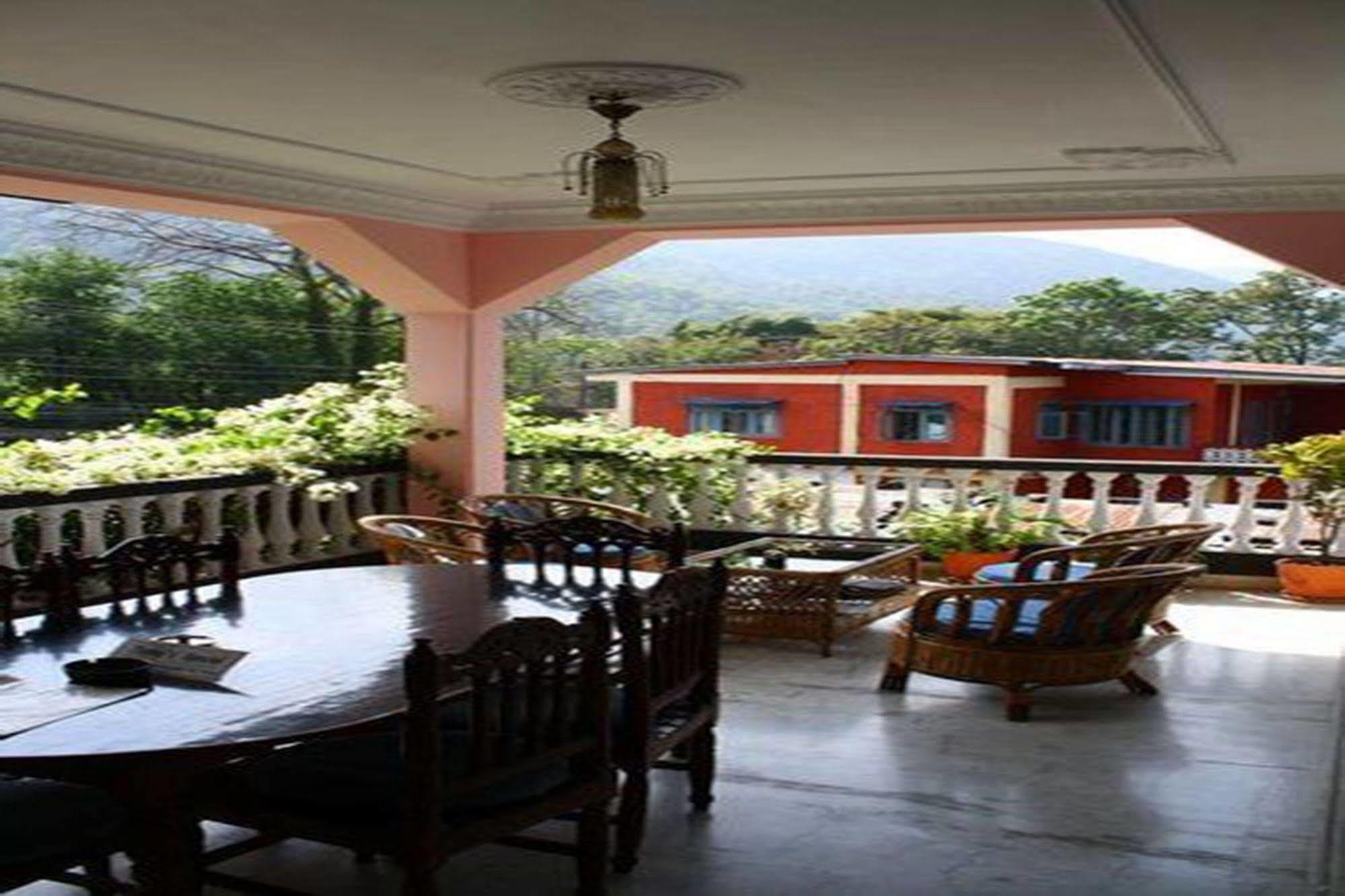 Sacred Valley Inn Pokhara Exterior photo