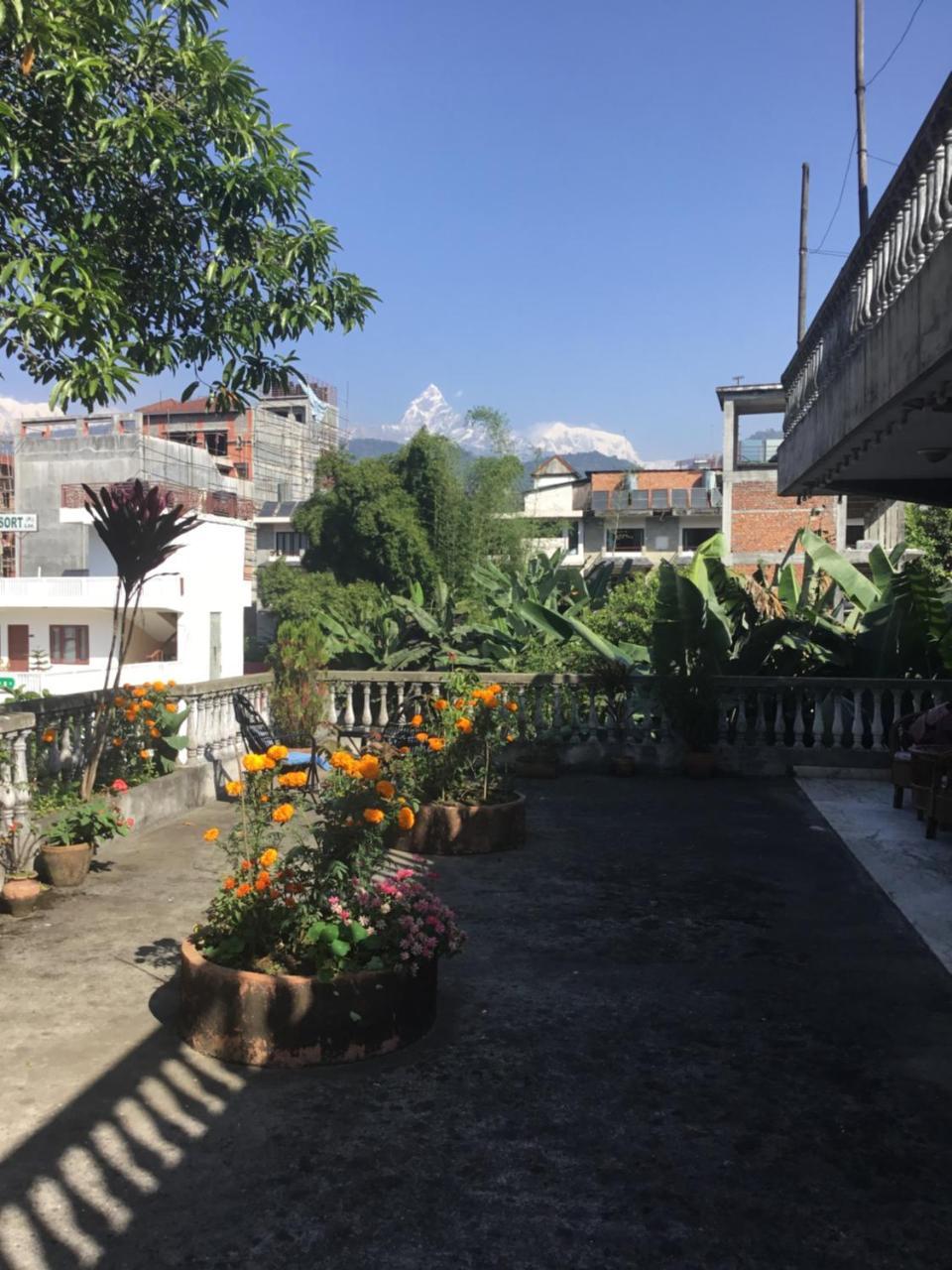 Sacred Valley Inn Pokhara Exterior photo